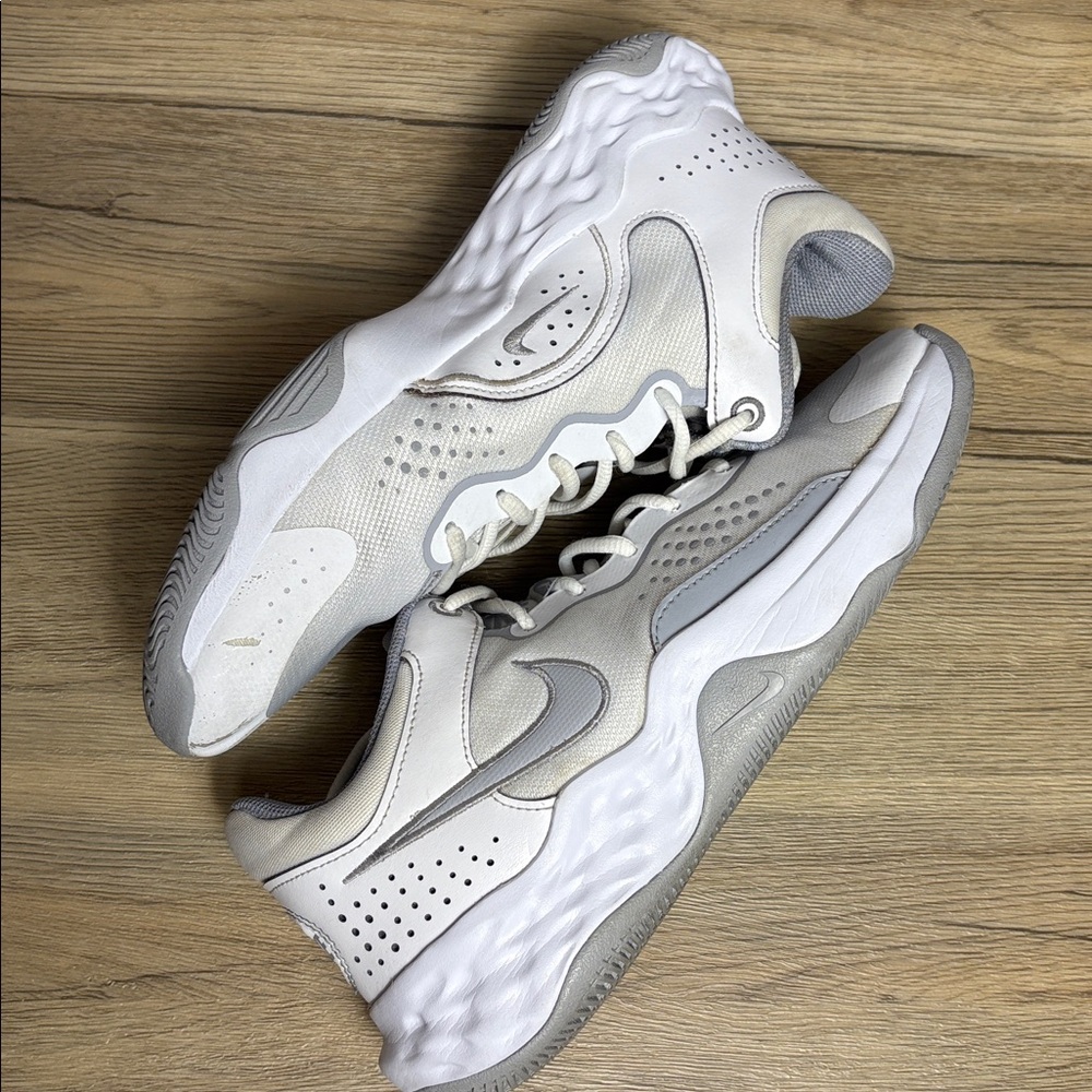 Nike | Fly.by Mid 3 Court Shoes - Picture 6 of 9